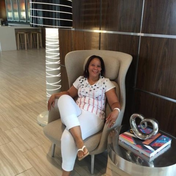 Meet your Posher, Sandra - Picture 1 of 1